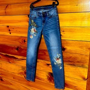 Miss me stretchy jeans size 25 embroidered